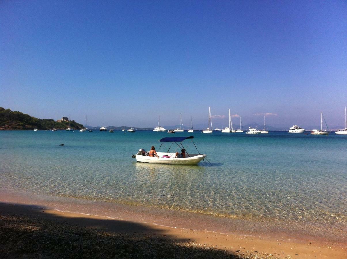 Villa de vacances au calme proche de la mer La Londe-les-Maures Extérieur photo